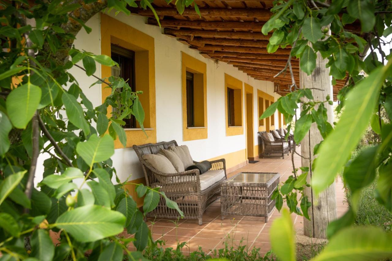 Eco-Lodge En La Reserva Privada Campanarios De Azaba - Proyecto De Conservacion Espeja Екстериор снимка