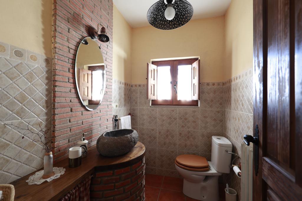 Eco-Lodge En La Reserva Privada Campanarios De Azaba - Proyecto De Conservacion Espeja Екстериор снимка