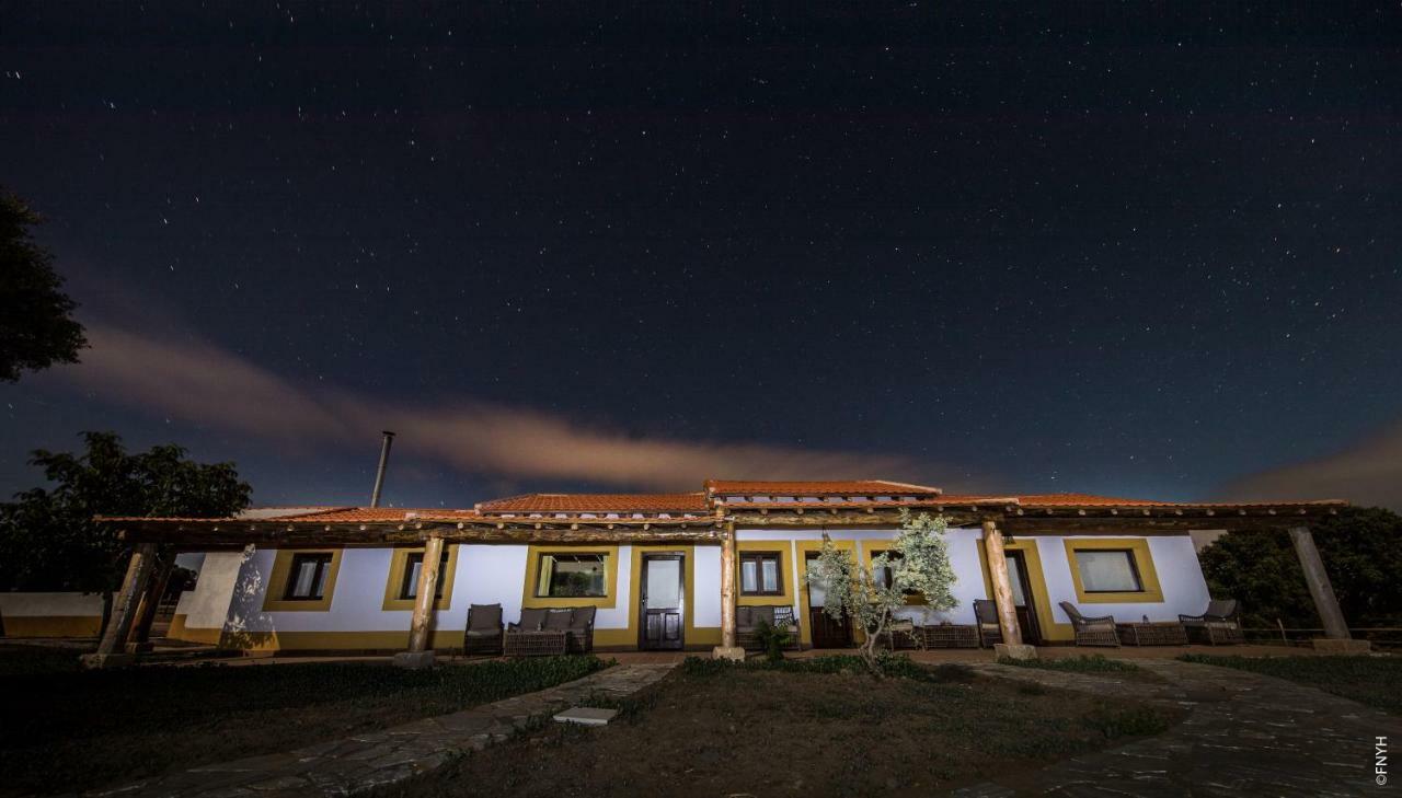 Eco-Lodge En La Reserva Privada Campanarios De Azaba - Proyecto De Conservacion Espeja Екстериор снимка